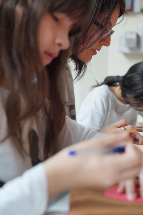Kirei - Manualidades Japonesas - Modelado de flores - Curso manualidades Barcelona